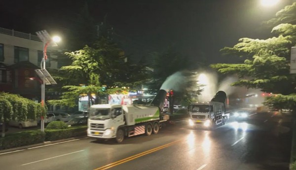 天地美雾炮车